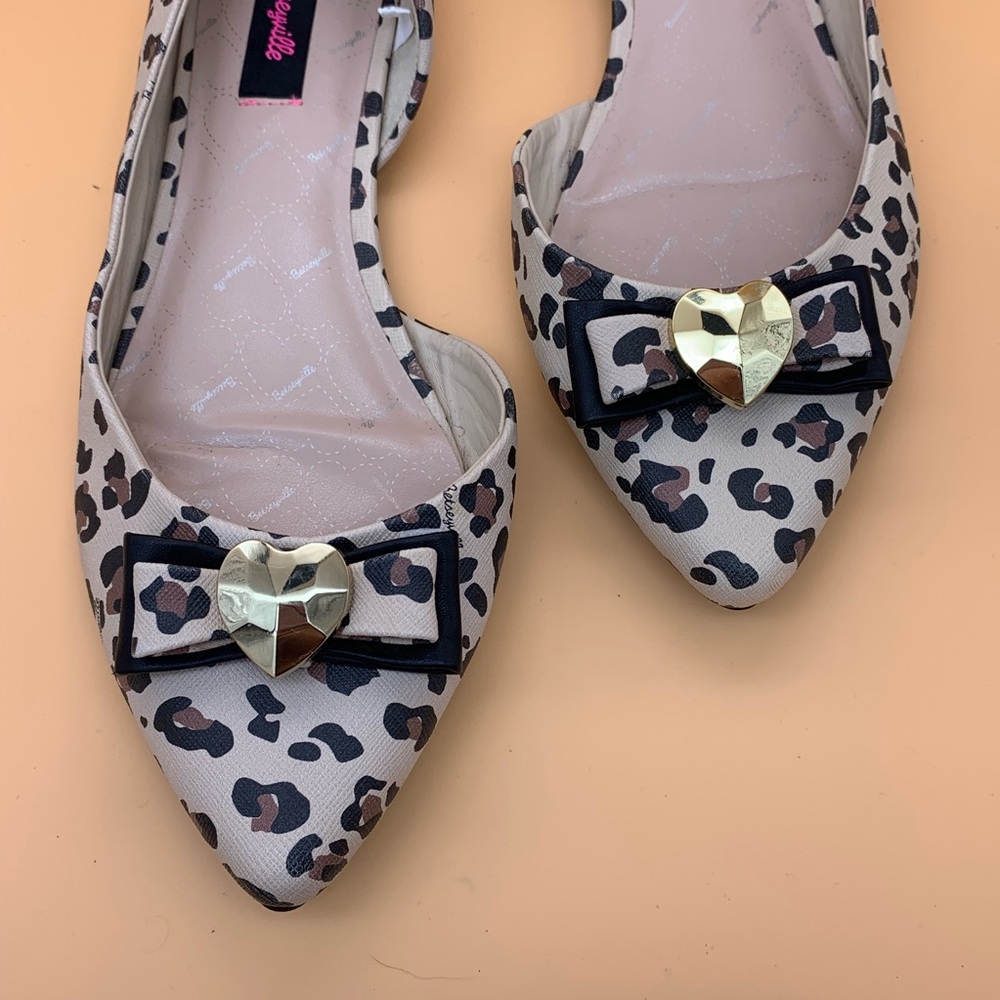 NEW Betseyville Leopard Print Gold Heart Flats